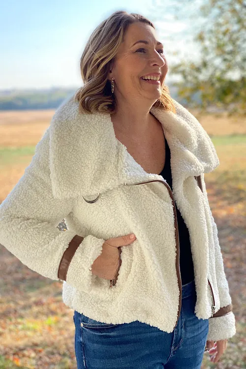Dakota - Sherpa Jacket with Faux Leather Detail - Ivory