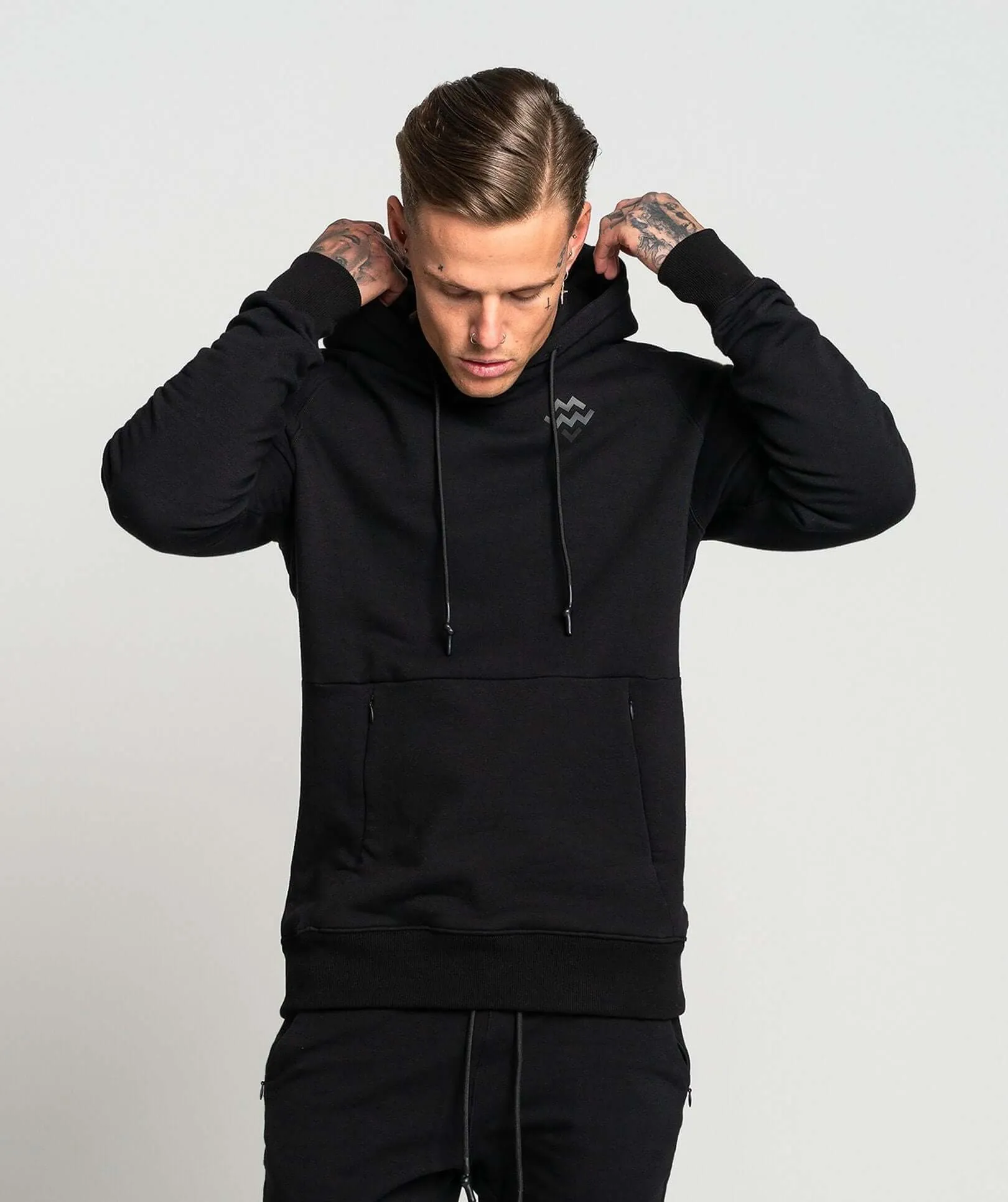 Pursuit Pullover Hoodie (Black)